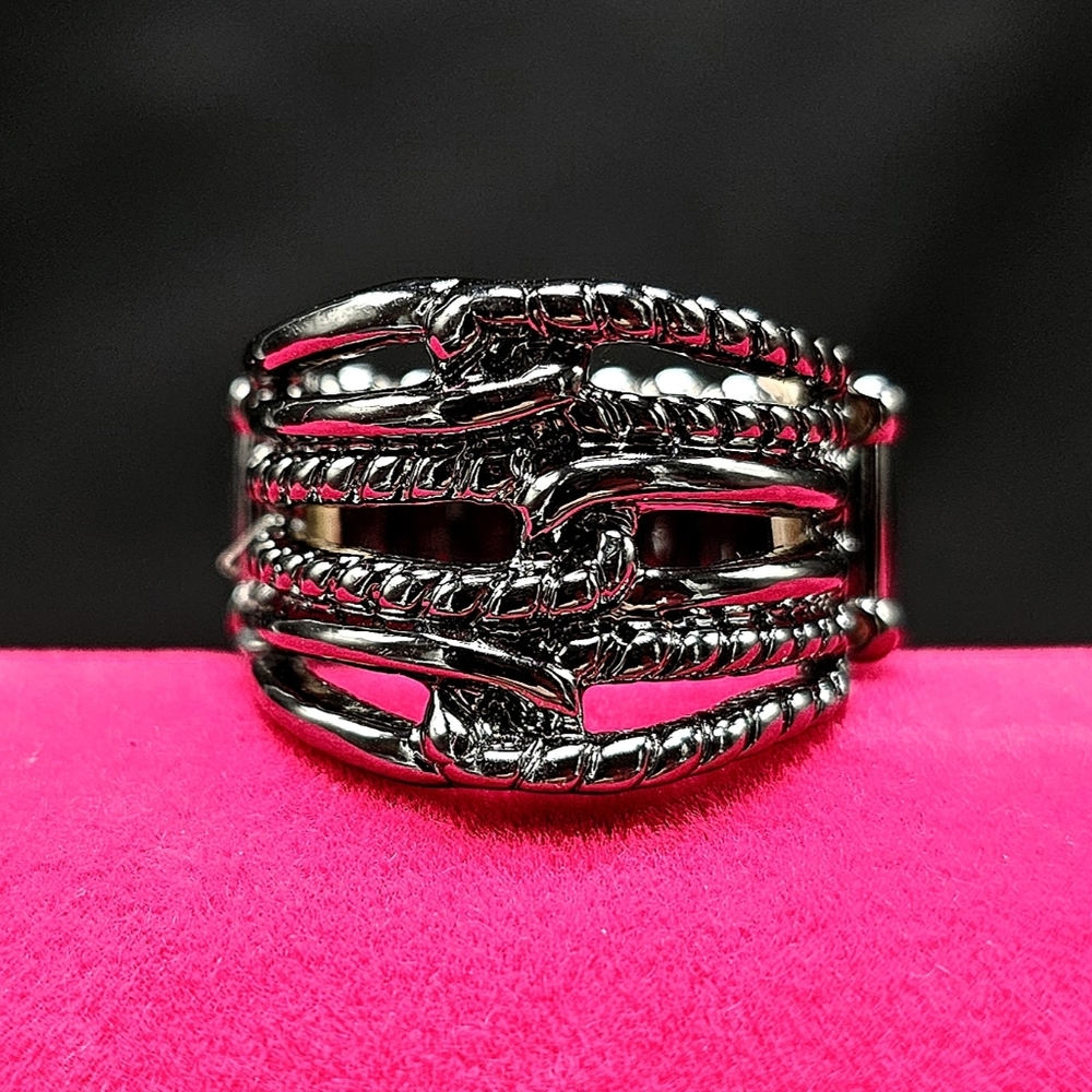 🖤'Crossing Signals' Gunmetal Black Stretch Ring Paparazzi🖤